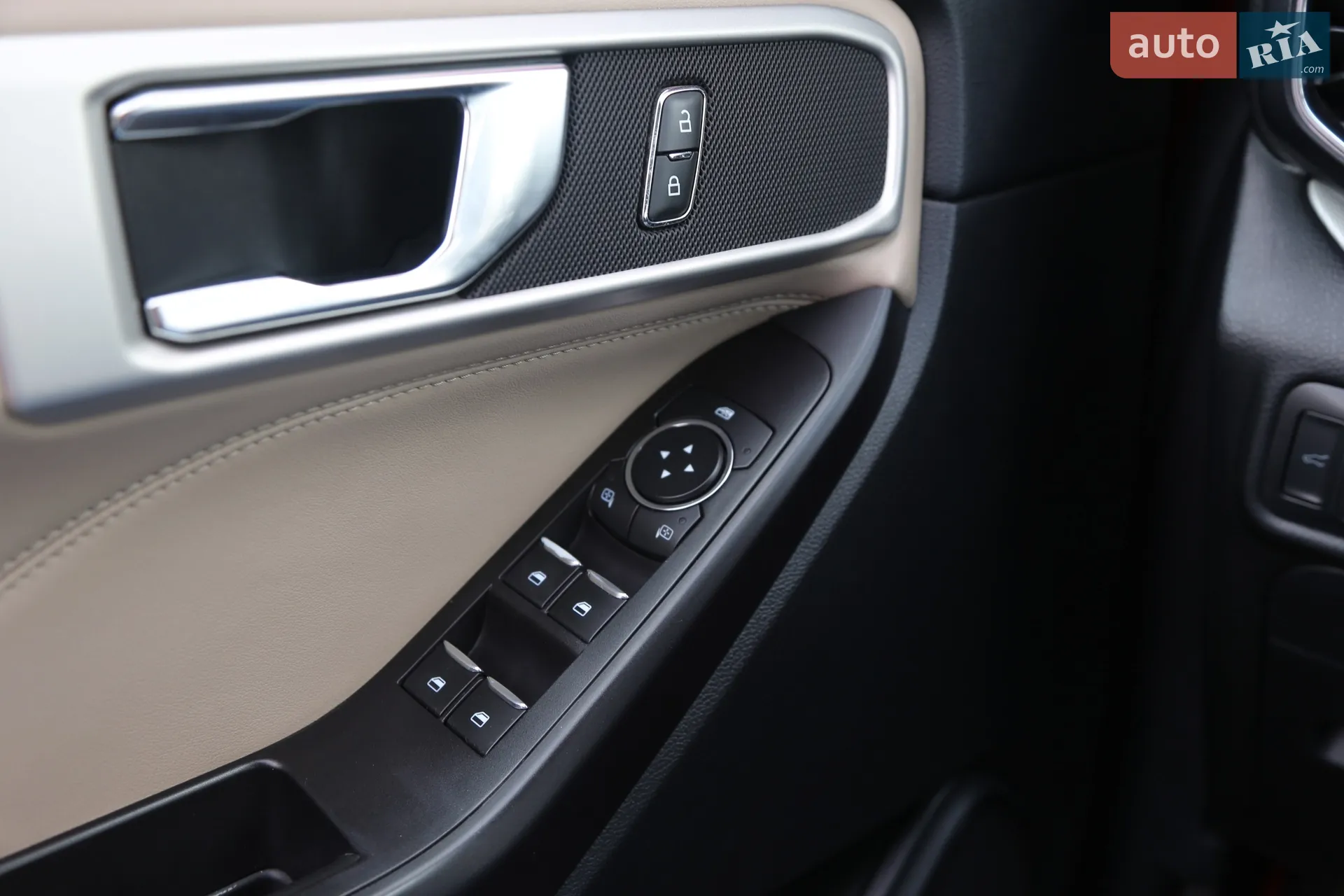 2019 Ford Explorer - мініатюра 24