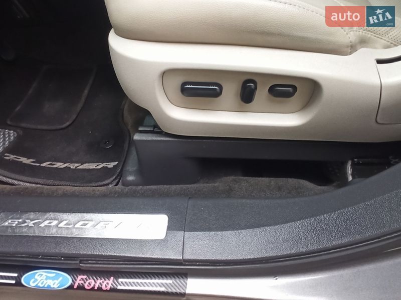 Позашляховик / Кросовер Ford Explorer 2011 в Чернівцях