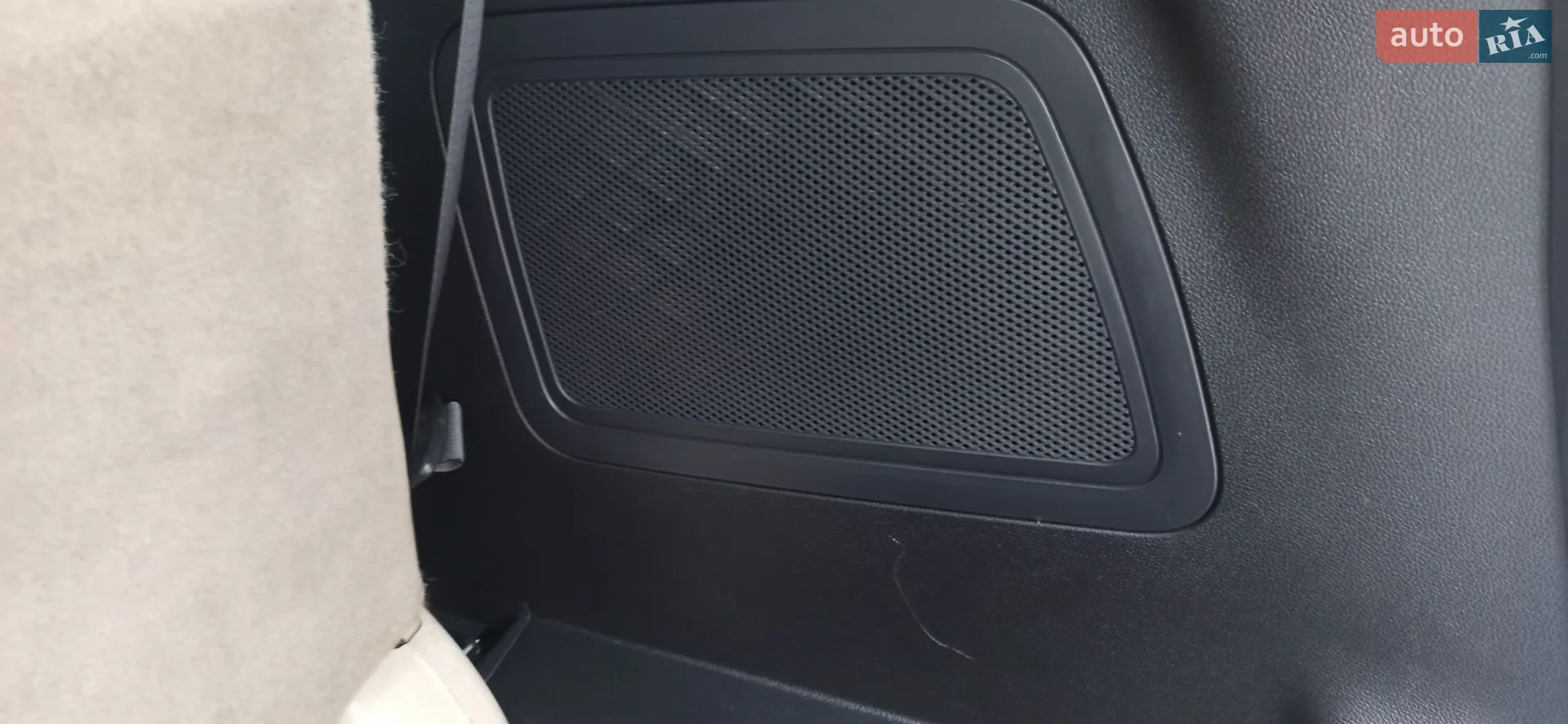 2011 Ford Explorer - мініатюра 151