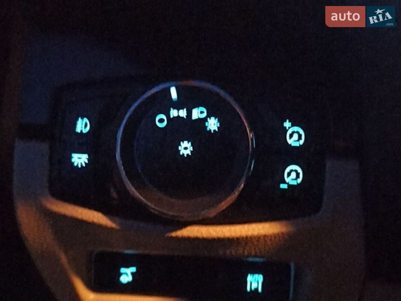 Позашляховик / Кросовер Ford Explorer 2011 в Чернівцях