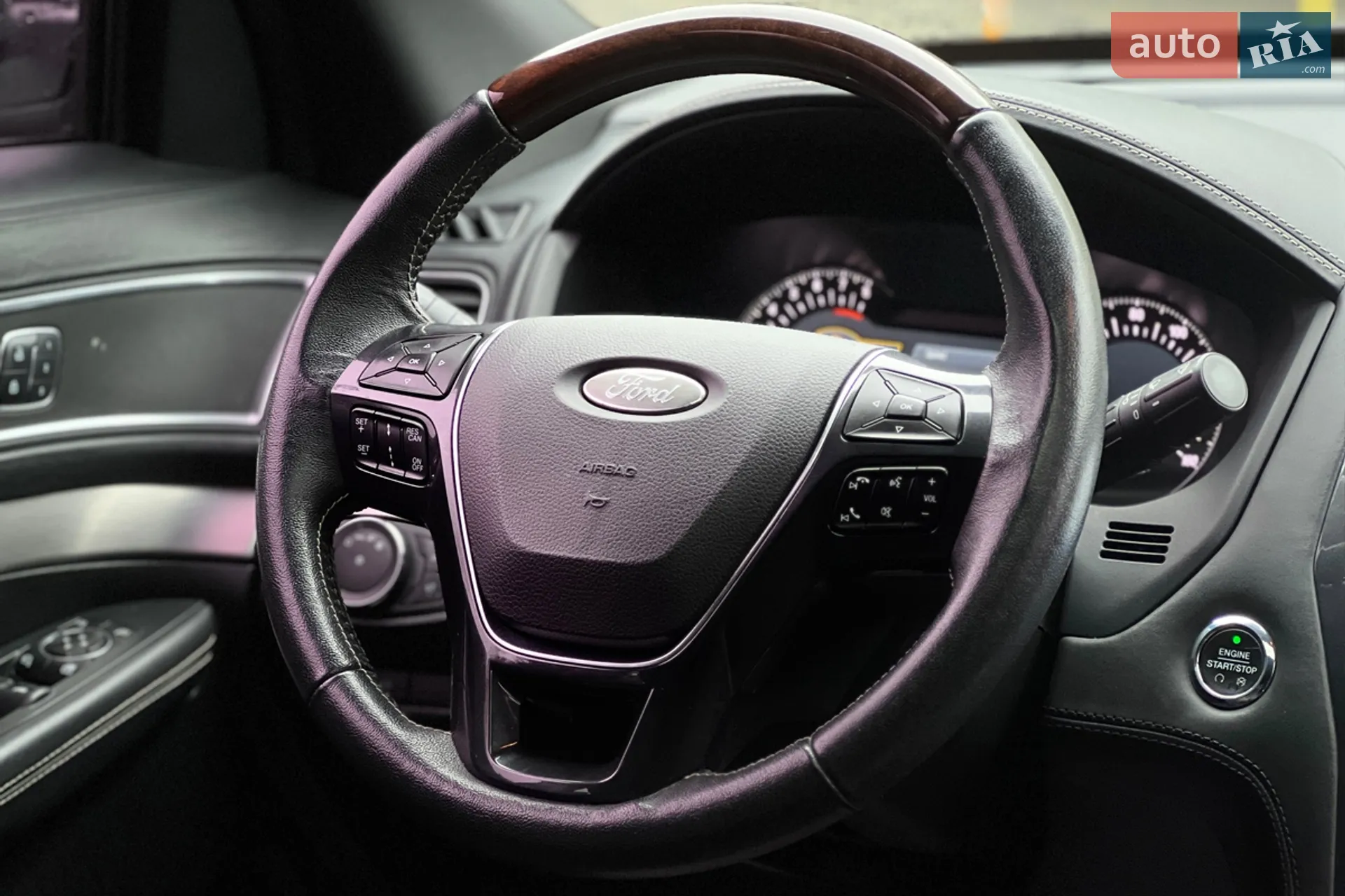2017 Ford Explorer - мініатюра 23