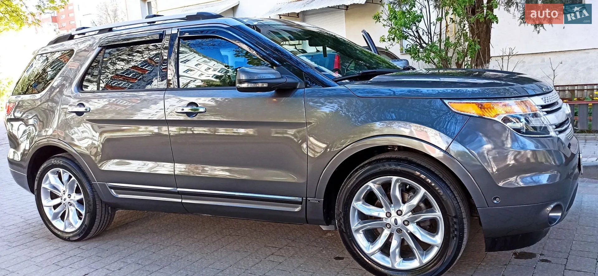 2011 Ford Explorer - мініатюра 4