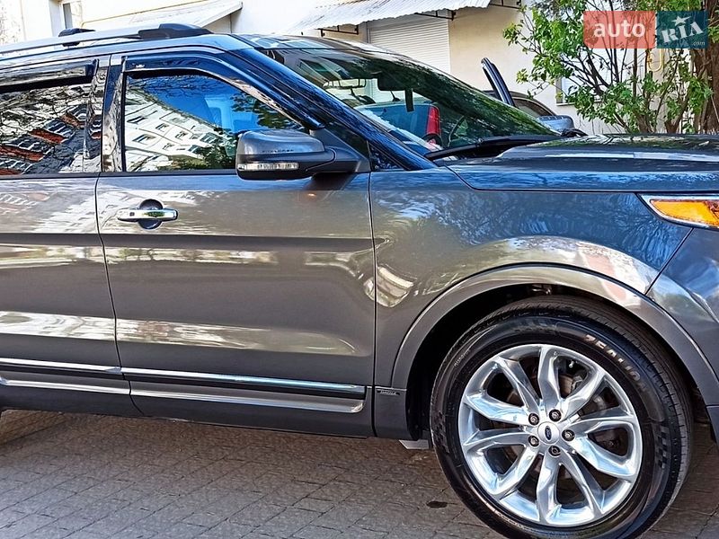 Позашляховик / Кросовер Ford Explorer 2011 в Чернівцях