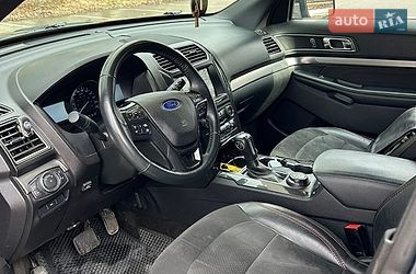 Позашляховик / Кросовер Ford Explorer 2018 в Черняхові
