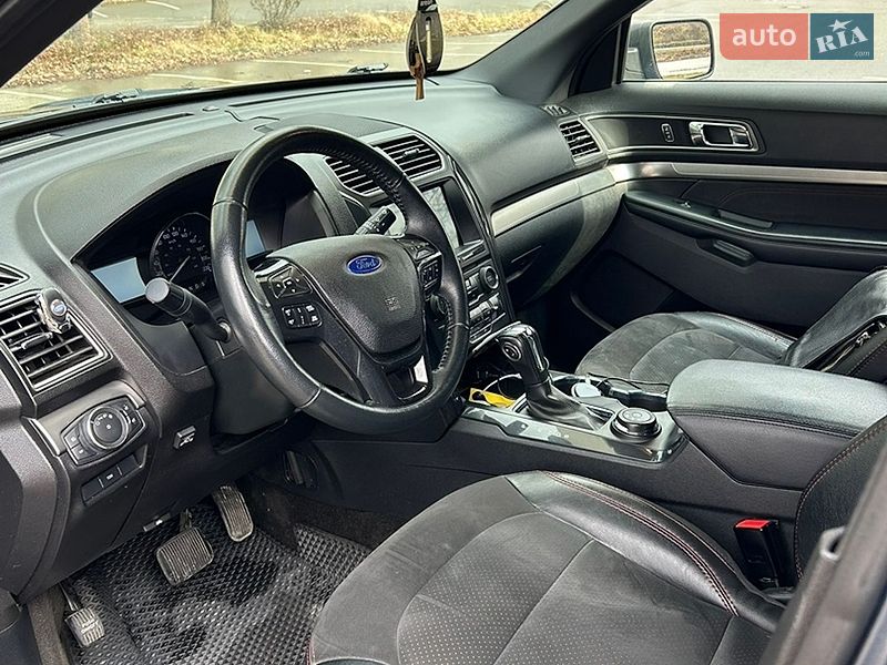 Позашляховик / Кросовер Ford Explorer 2018 в Черняхові