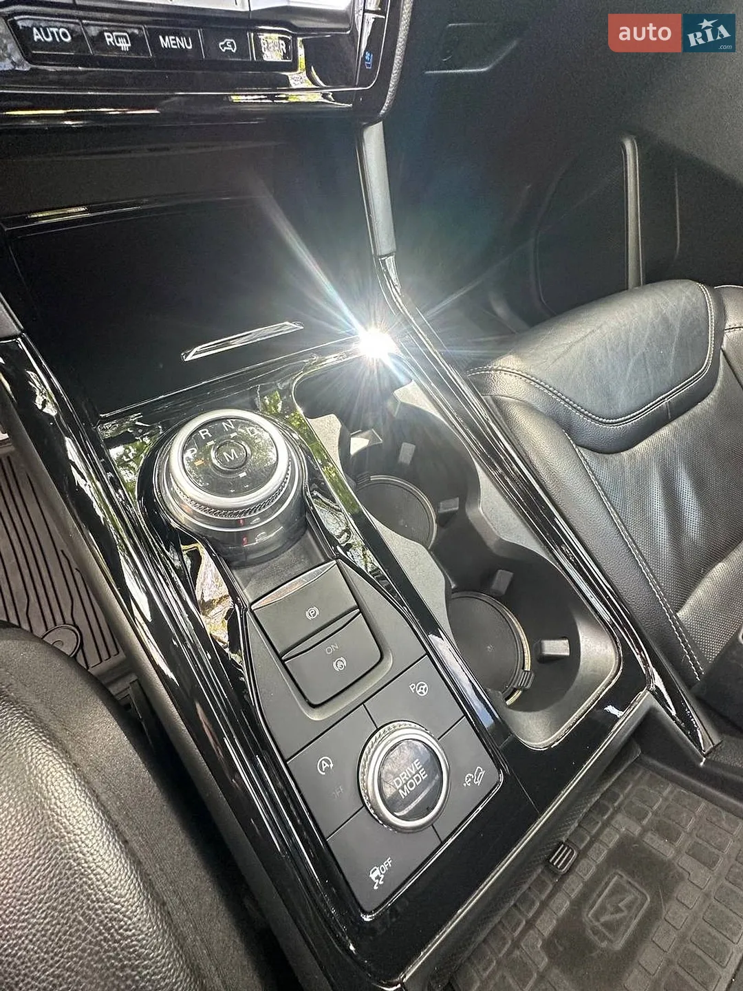 2020 Ford Explorer - мініатюра 25