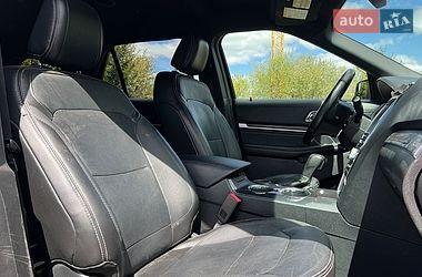 Позашляховик / Кросовер Ford Explorer 2018 в Львові