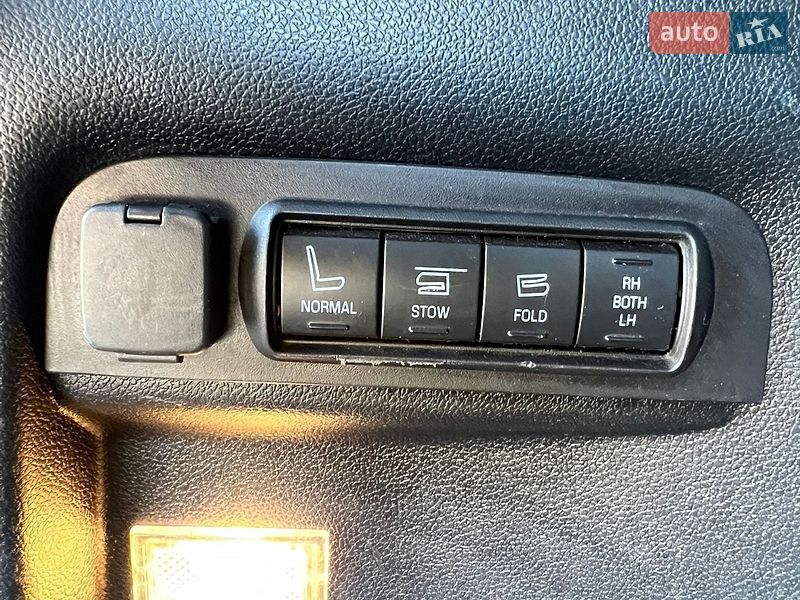 Внедорожник / Кроссовер Ford Explorer 2017 в Соленом