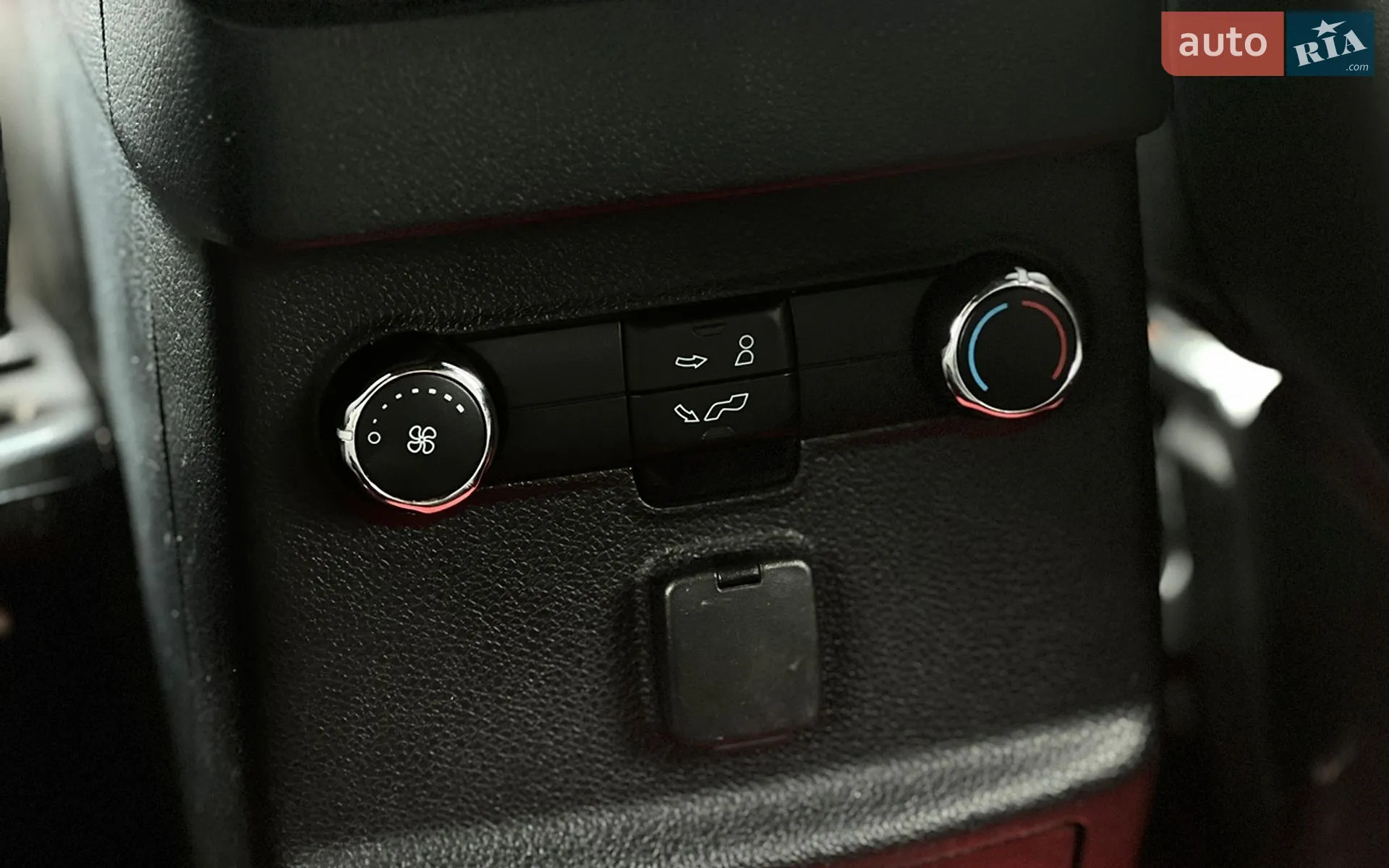 2015 Ford Explorer - мініатюра 20