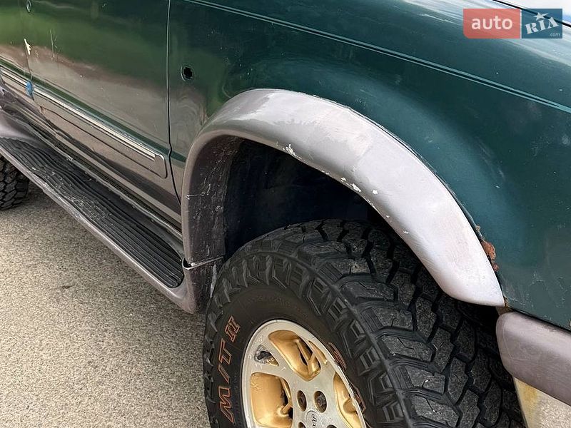 Позашляховик / Кросовер Ford Explorer 1995 в Чернігові