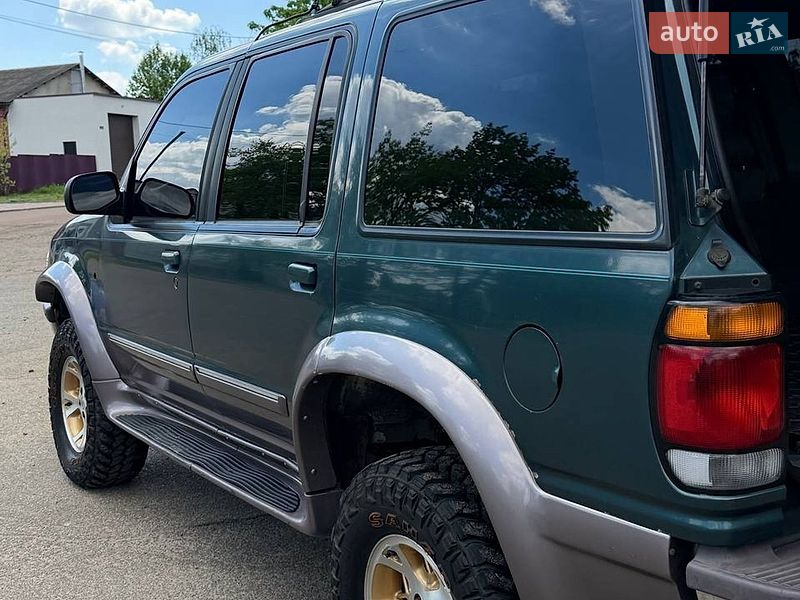 Позашляховик / Кросовер Ford Explorer 1995 в Чернігові