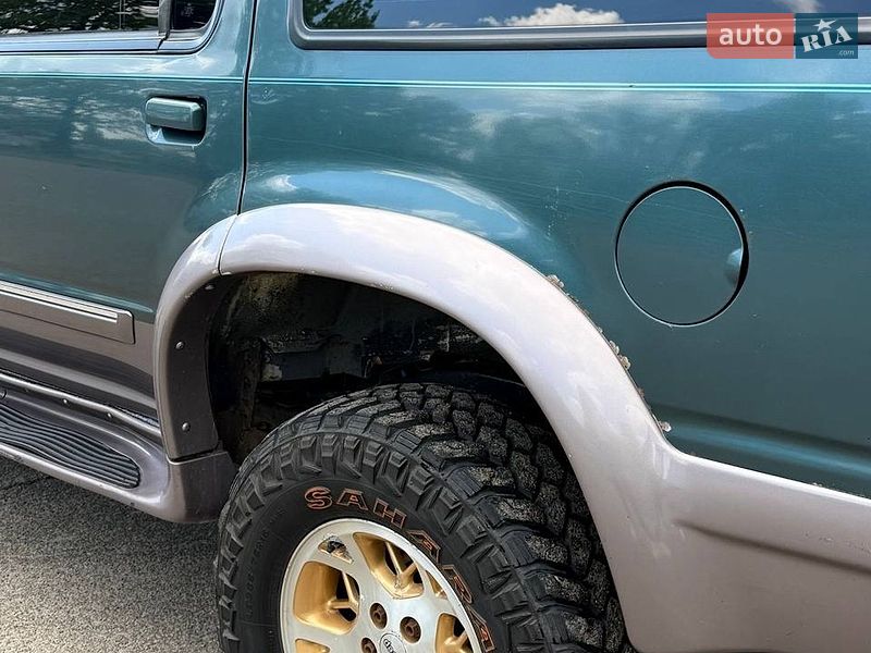 Позашляховик / Кросовер Ford Explorer 1995 в Чернігові
