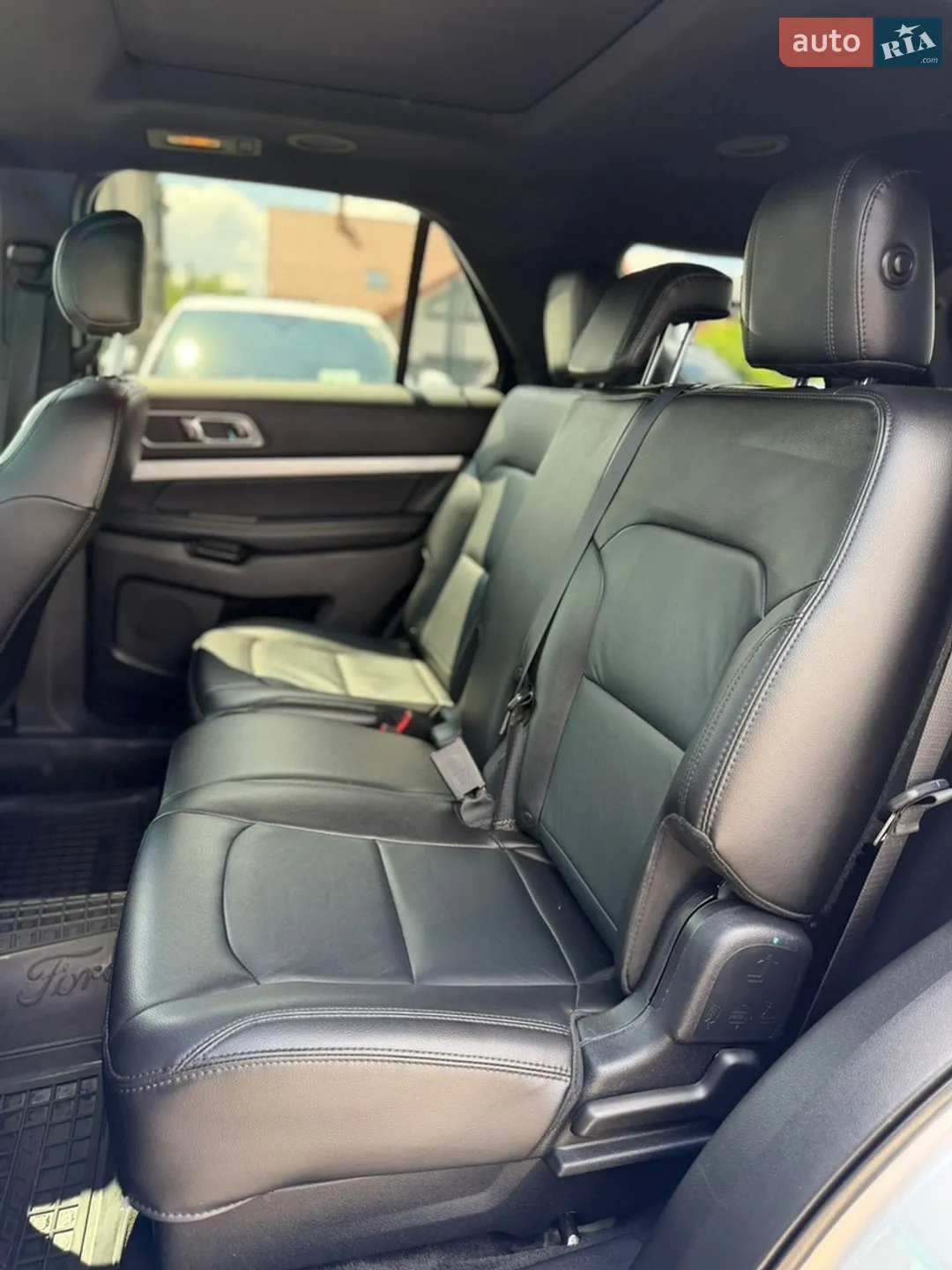 2016 Ford Explorer - мініатюра 21