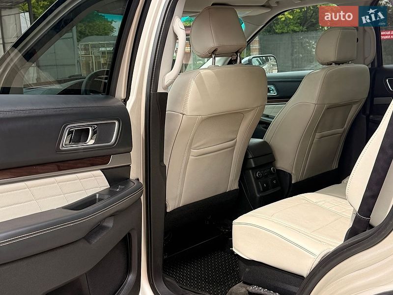 Внедорожник / Кроссовер Ford Explorer 2016 в Черноморске фото 9 Внедорожник / Кроссовер Ford Explorer 2016 в Черноморске