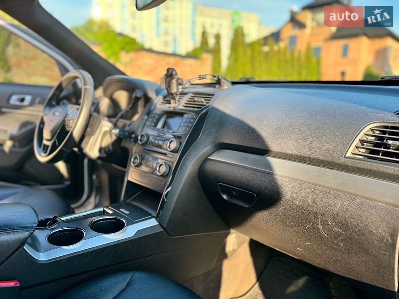 Позашляховик / Кросовер Ford Explorer 2017 в Львові