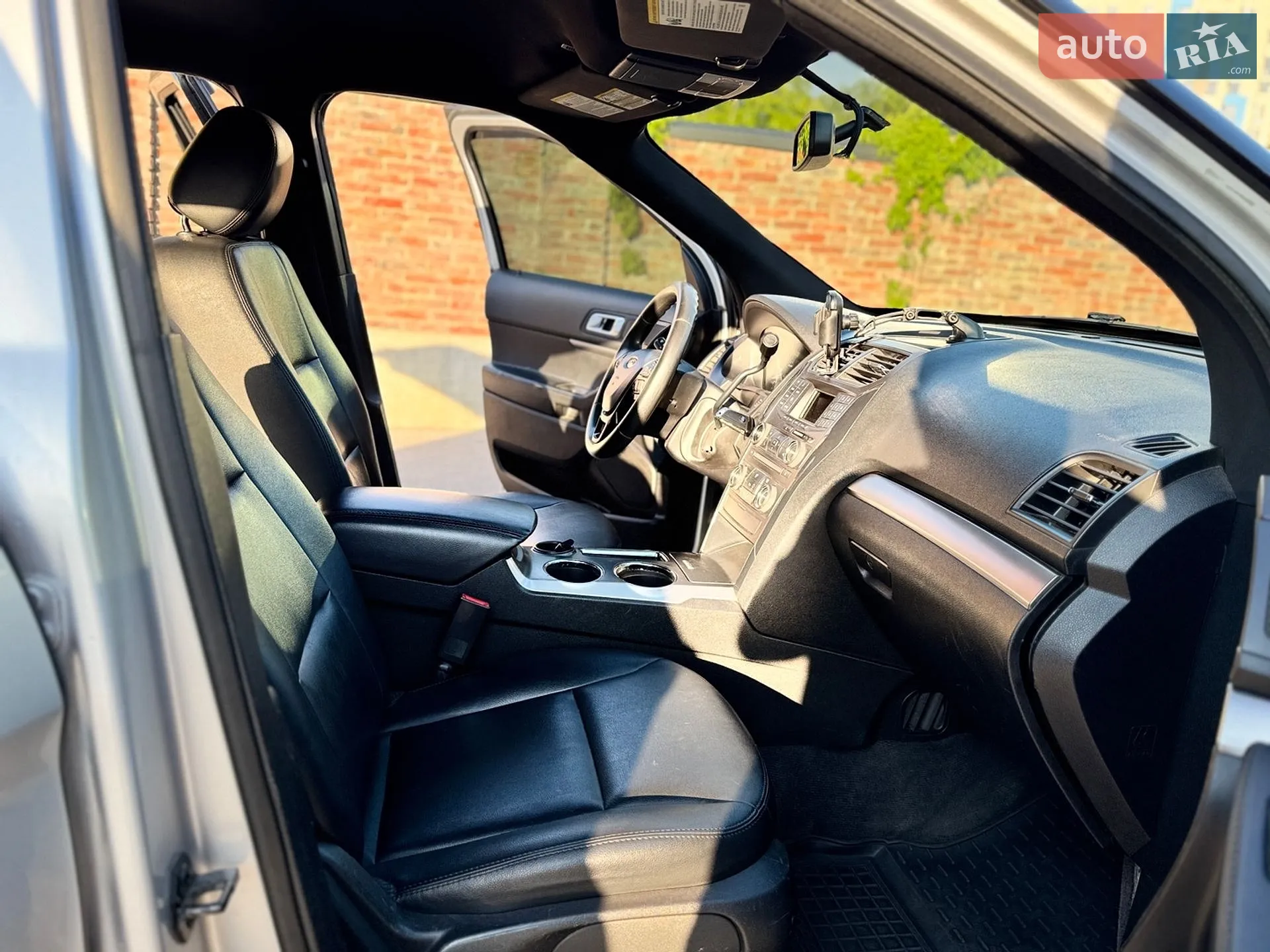 2017 Ford Explorer - мініатюра 13