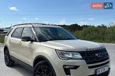 Позашляховик / Кросовер Ford Explorer 2017 в Львові