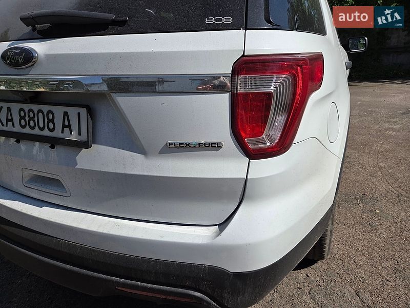 Позашляховик / Кросовер Ford Explorer 2016 в Києві