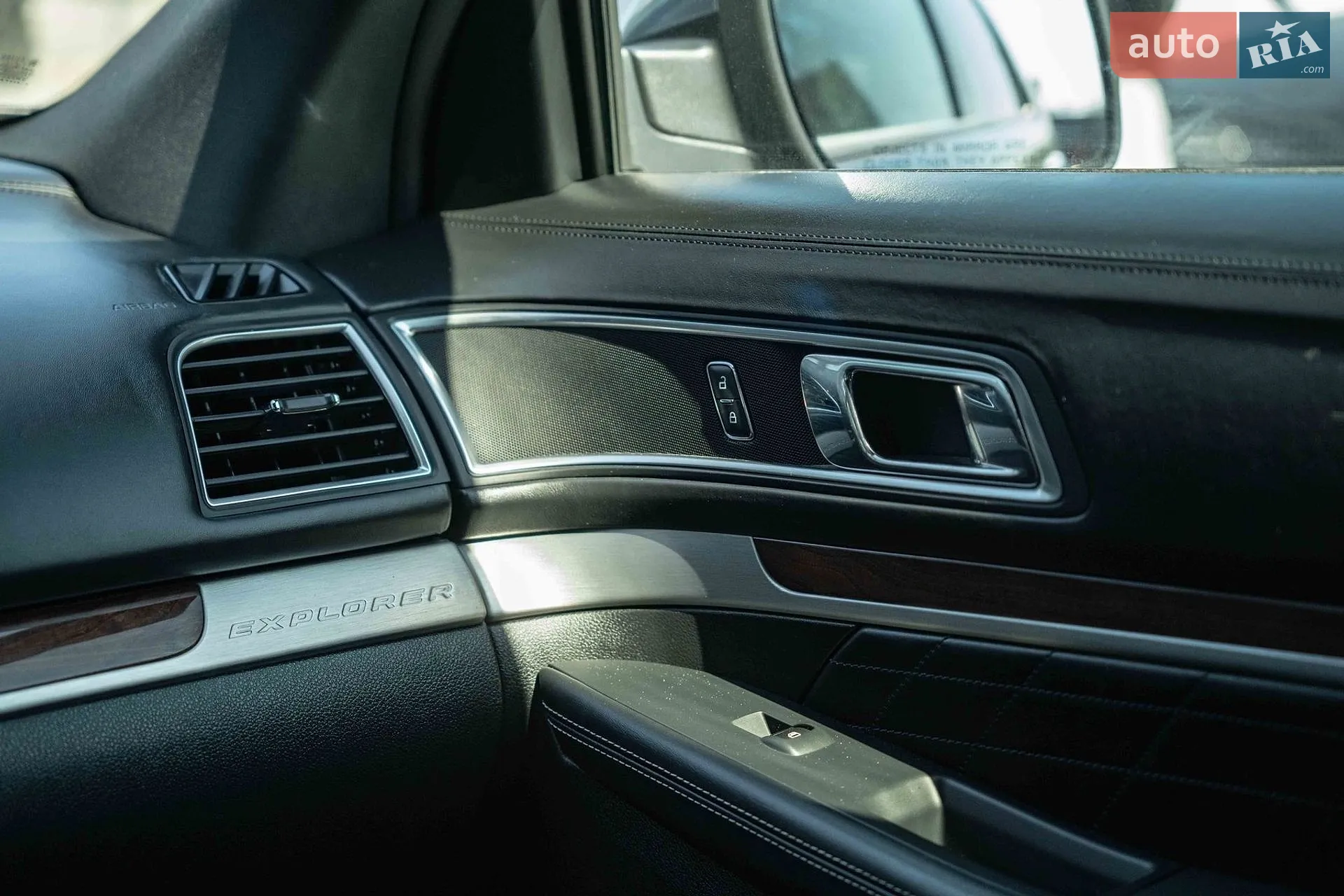 2017 Ford Explorer - мініатюра 42