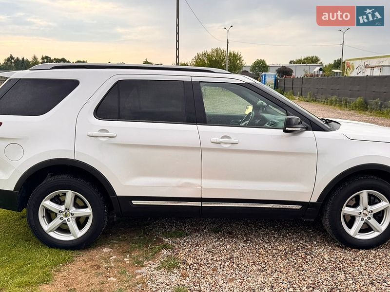 Позашляховик / Кросовер Ford Explorer 2016 в Києві