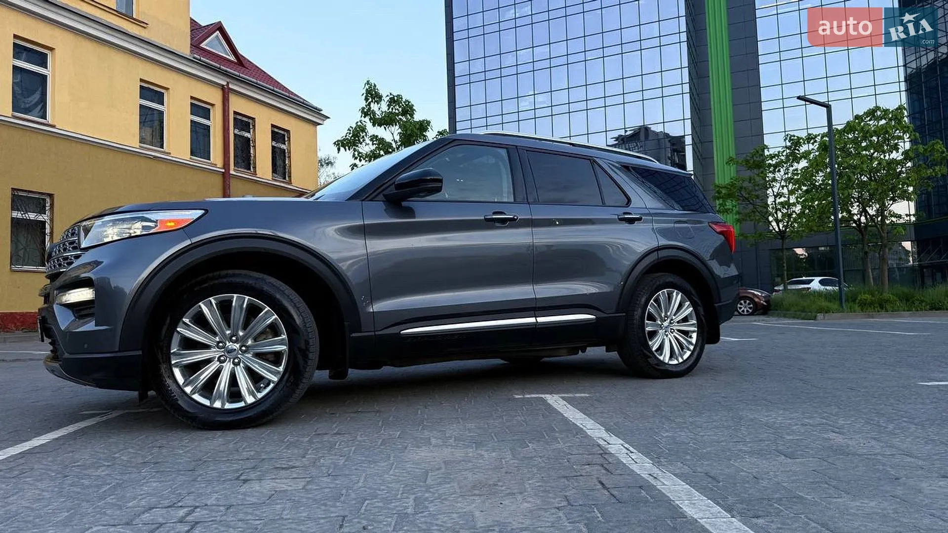 2021 Ford Explorer - мініатюра 9