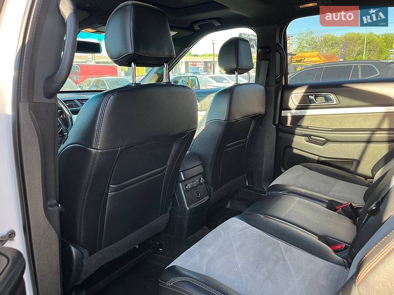 Внедорожник / Кроссовер Ford Explorer 2016 в Львове