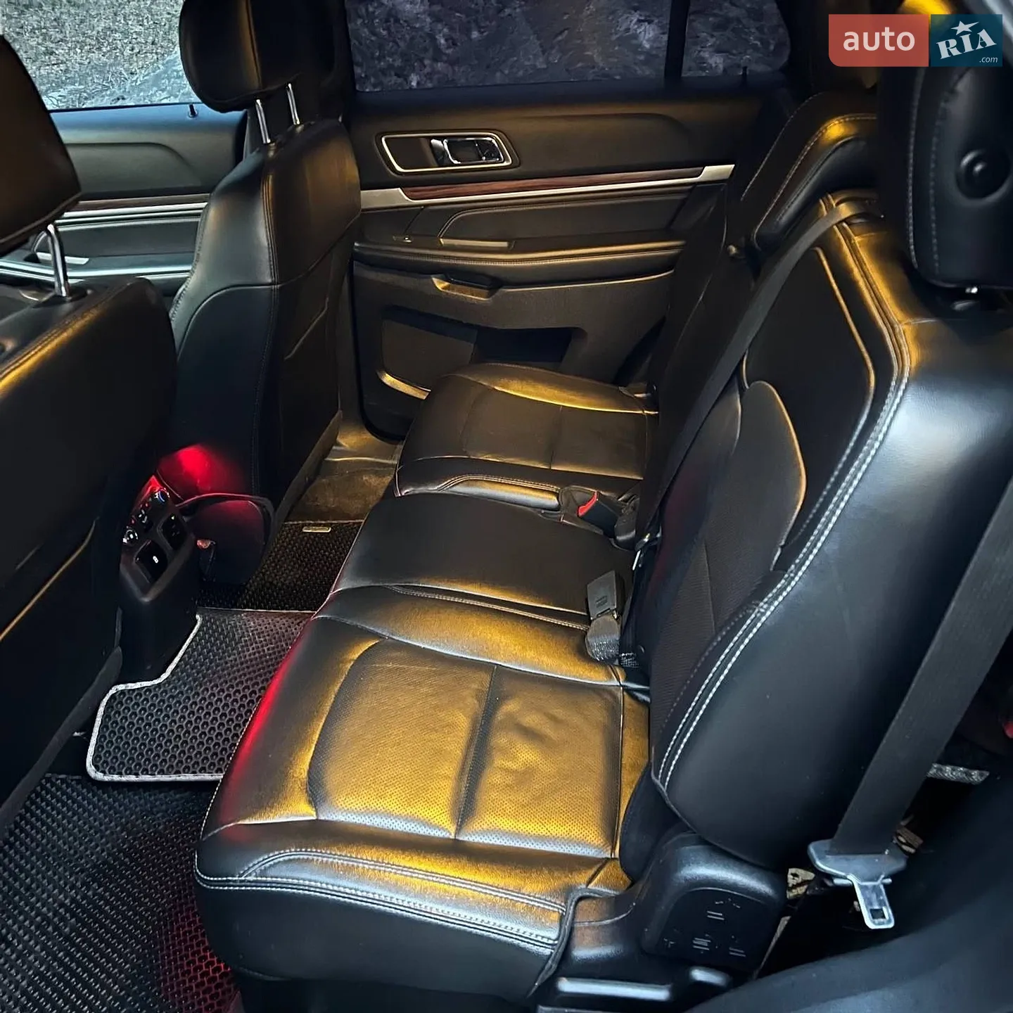 2016 Ford Explorer - мініатюра 8
