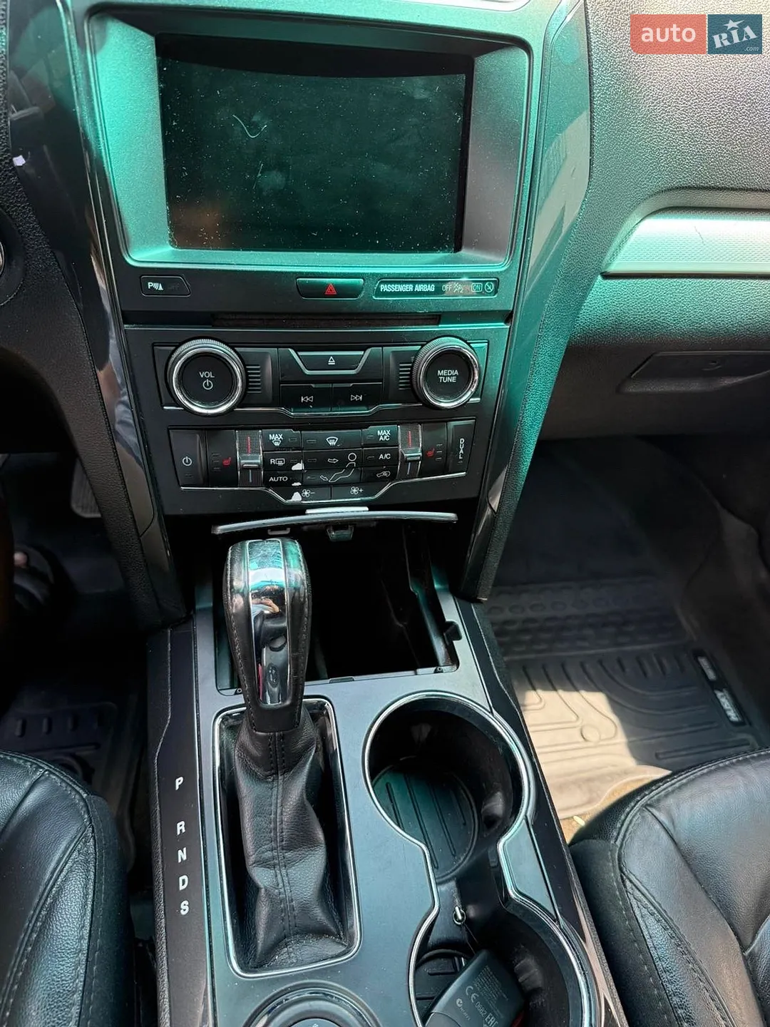 2016 Ford Explorer - мініатюра 9