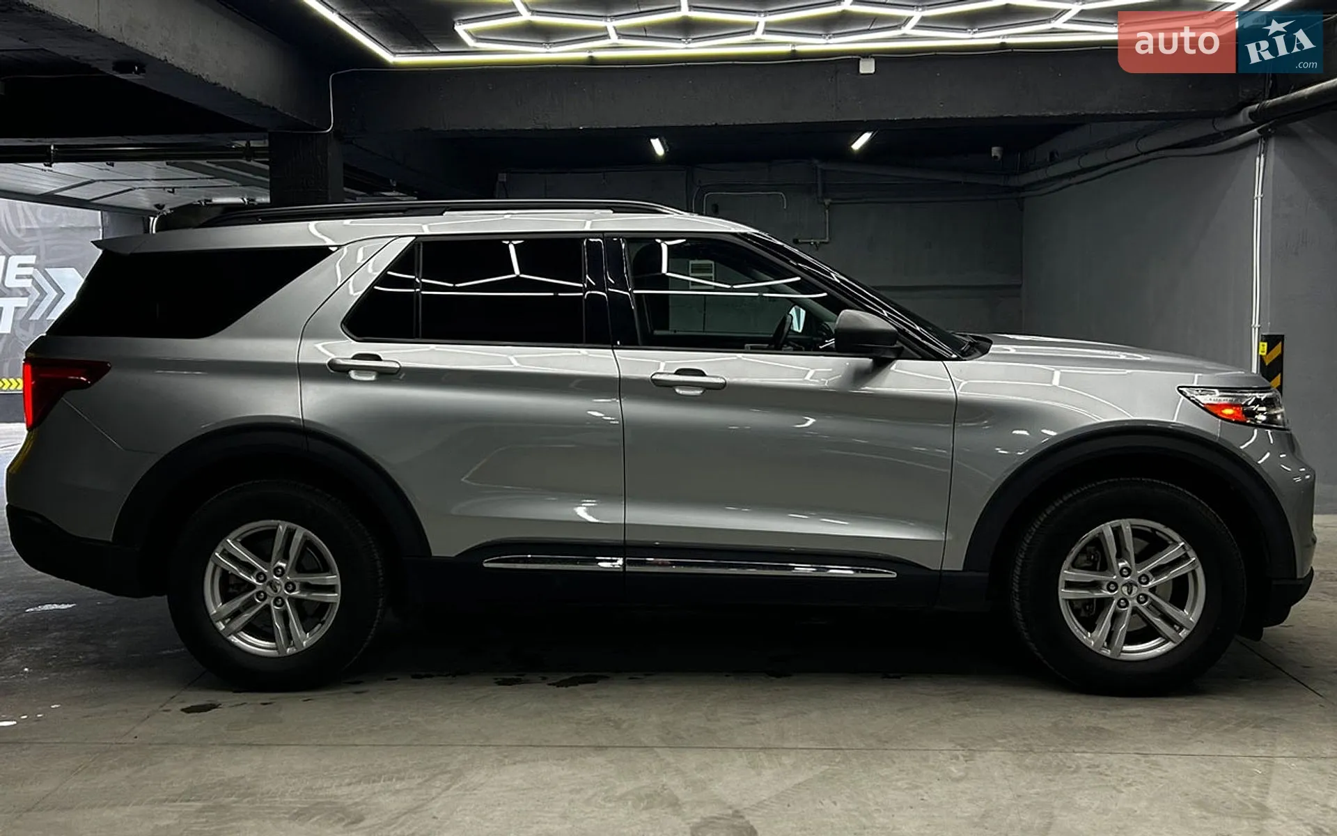 2022 Ford Explorer - мініатюра 10