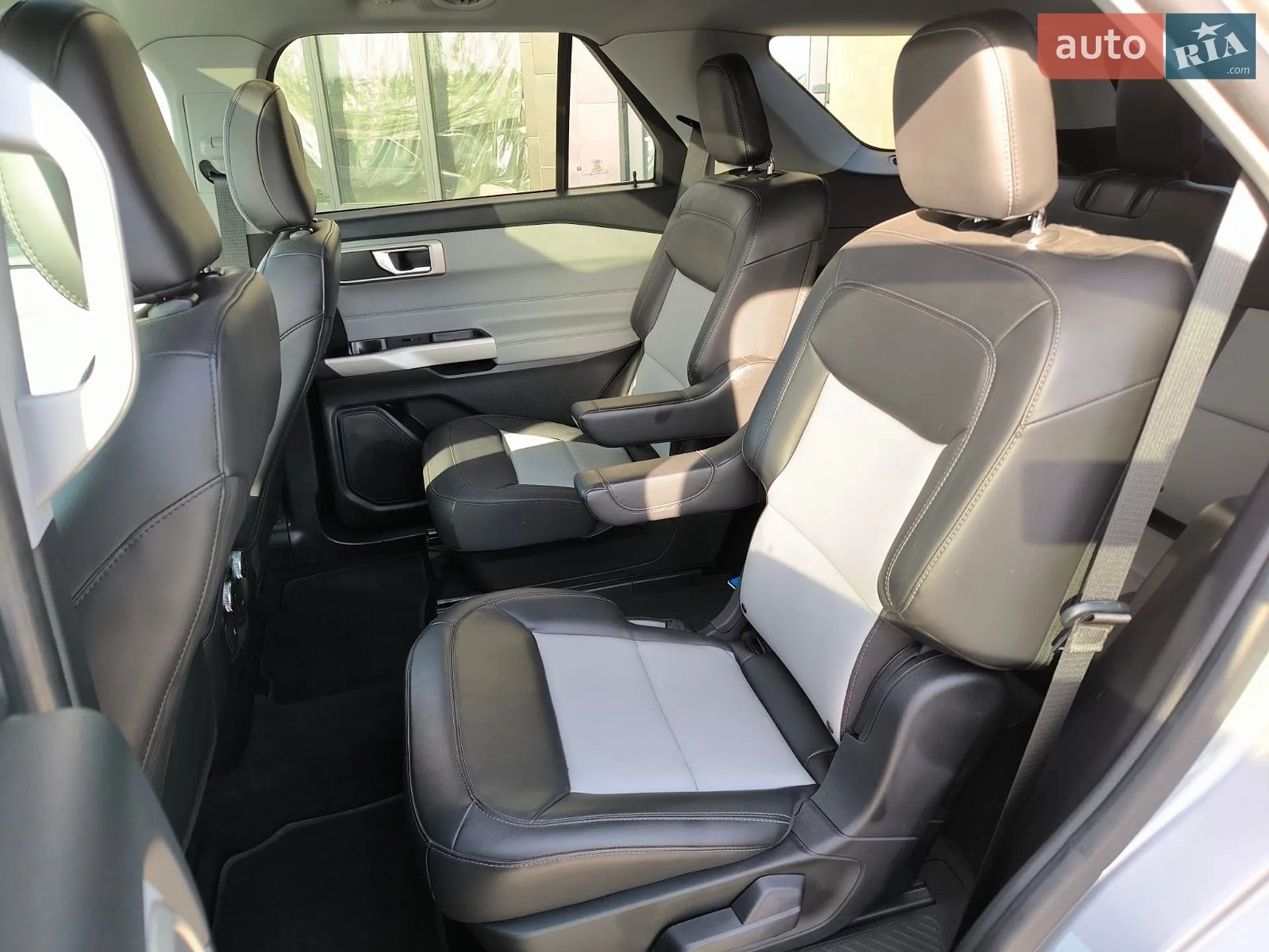 2021 Ford Explorer - мініатюра 10