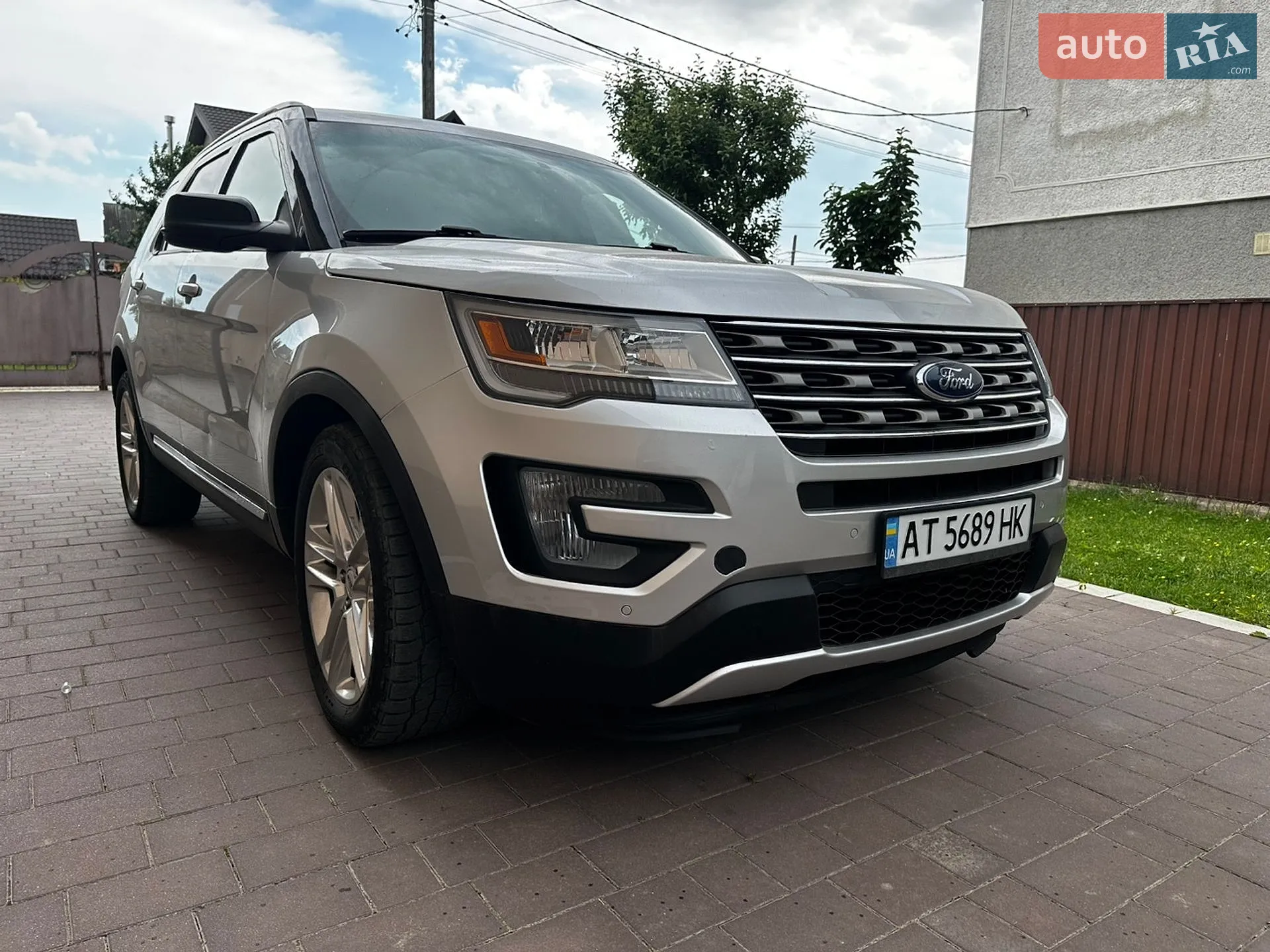 2016 Ford Explorer - мініатюра 2