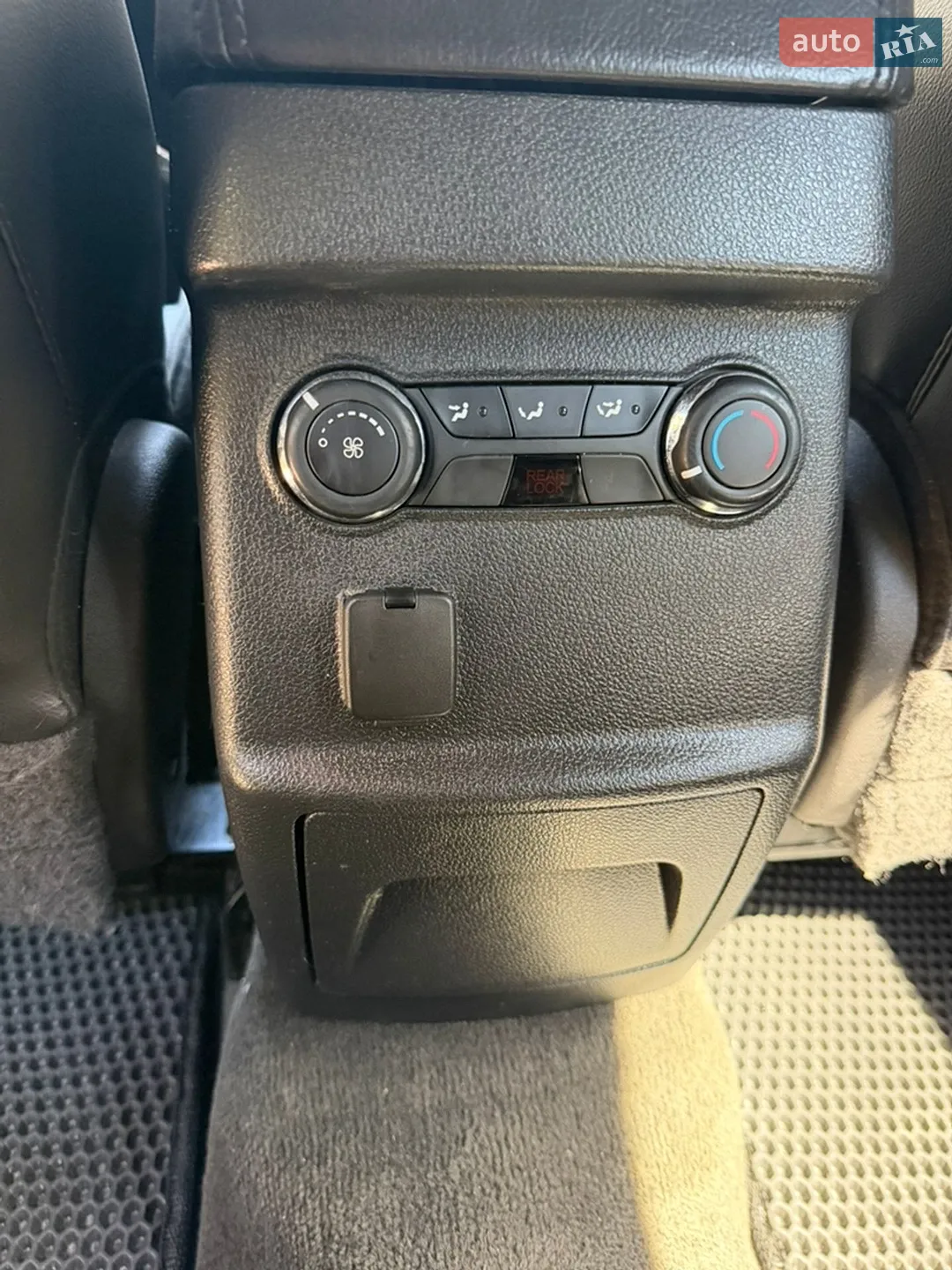 2014 Ford Explorer - мініатюра 11