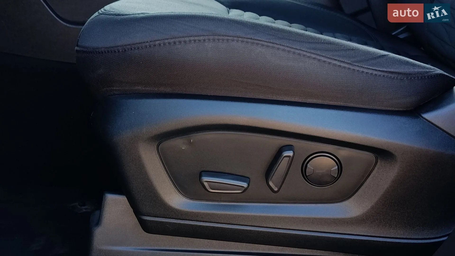 2020 Ford Explorer - мініатюра 18