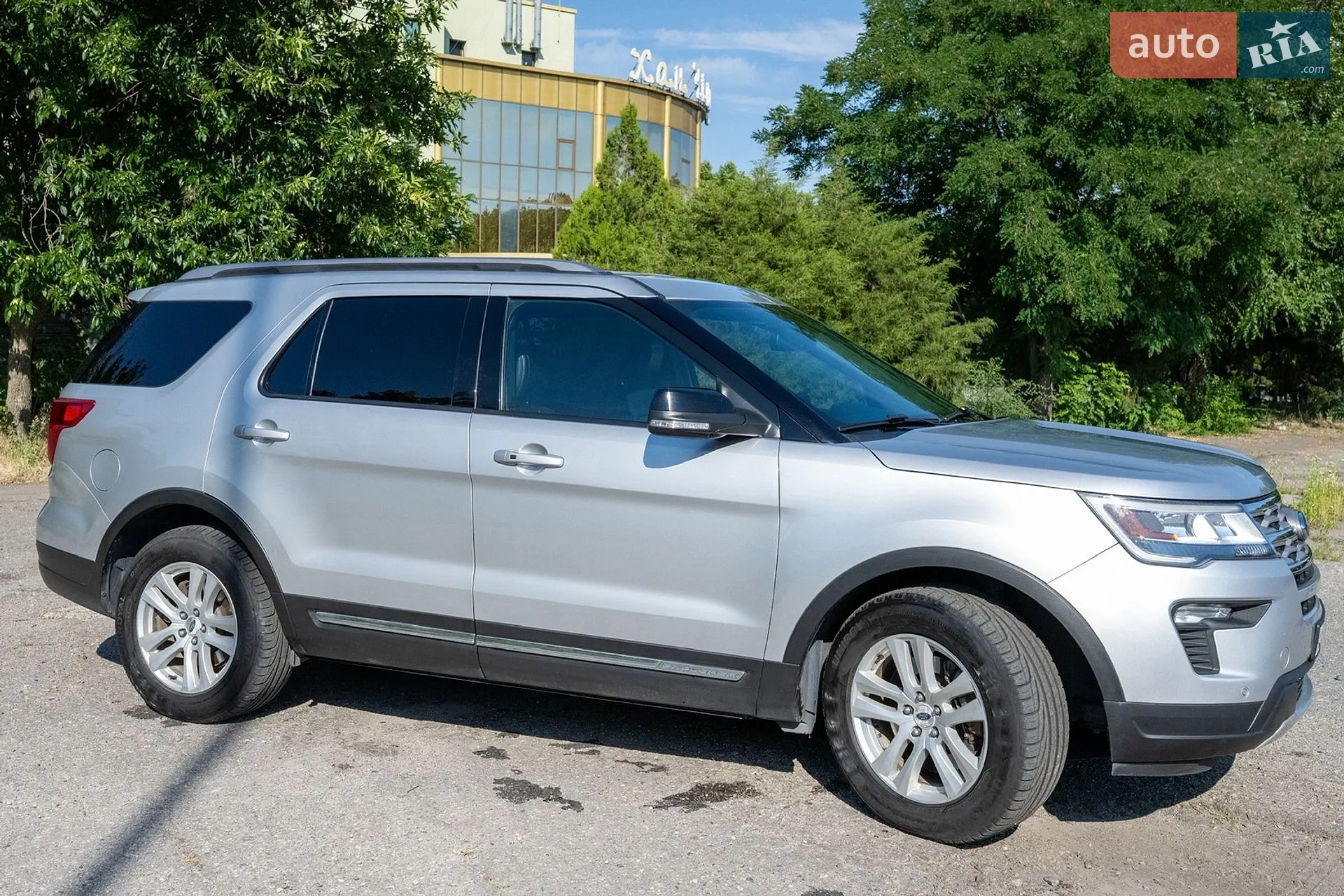 Ford Explorer 2017 VIN 1FM5K8D86JGA52977 фото оголошення 3 з 27