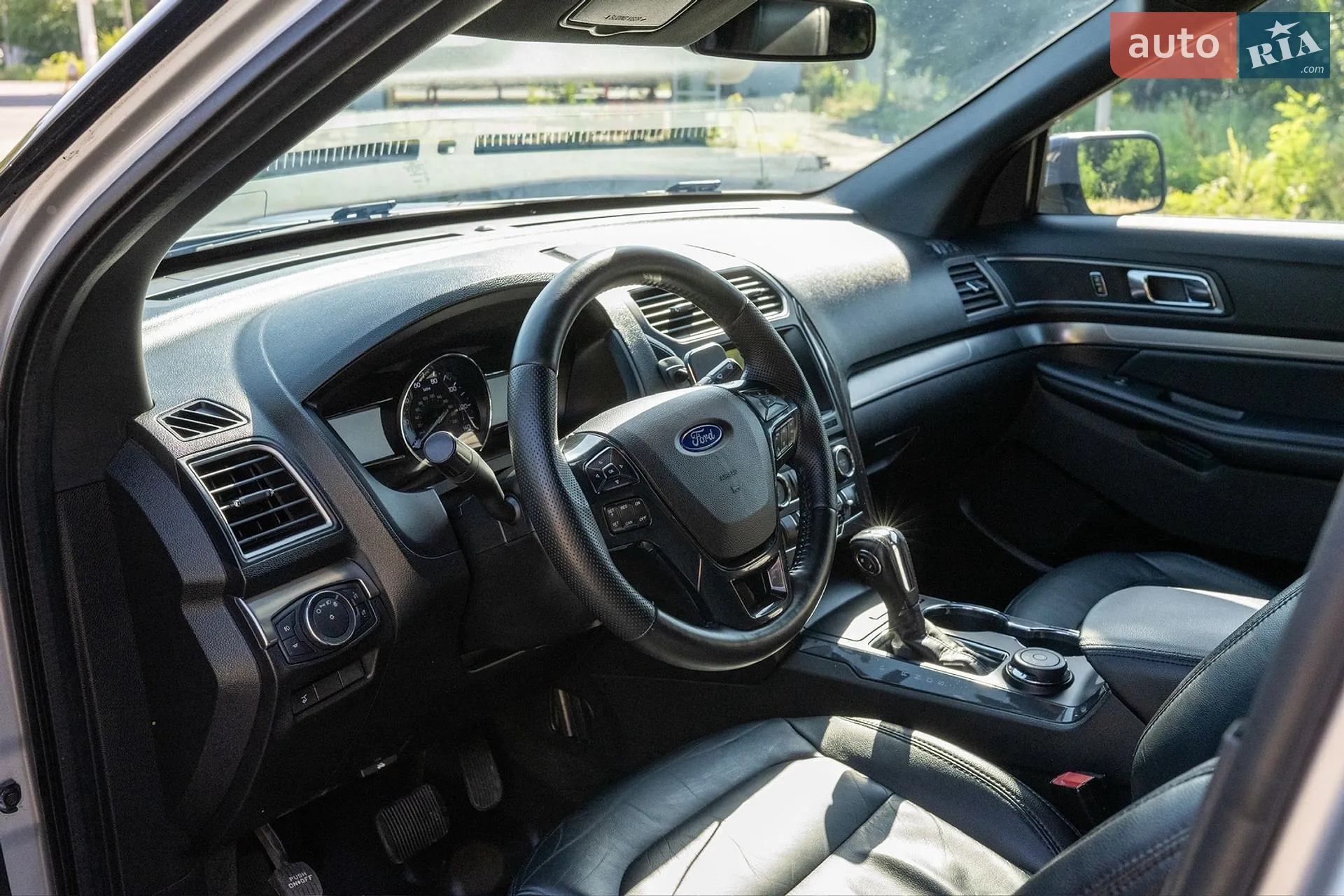 Ford Explorer 2017 VIN 1FM5K8D86JGA52977 фото оголошення 10 з 27