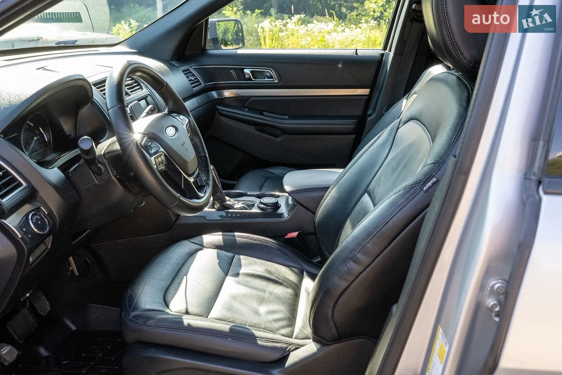Ford Explorer 2017 VIN 1FM5K8D86JGA52977 фото оголошення 12 з 27