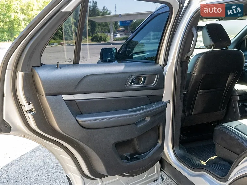 Ford Explorer 2017 VIN 1FM5K8D86JGA52977 фото оголошення 16 з 73