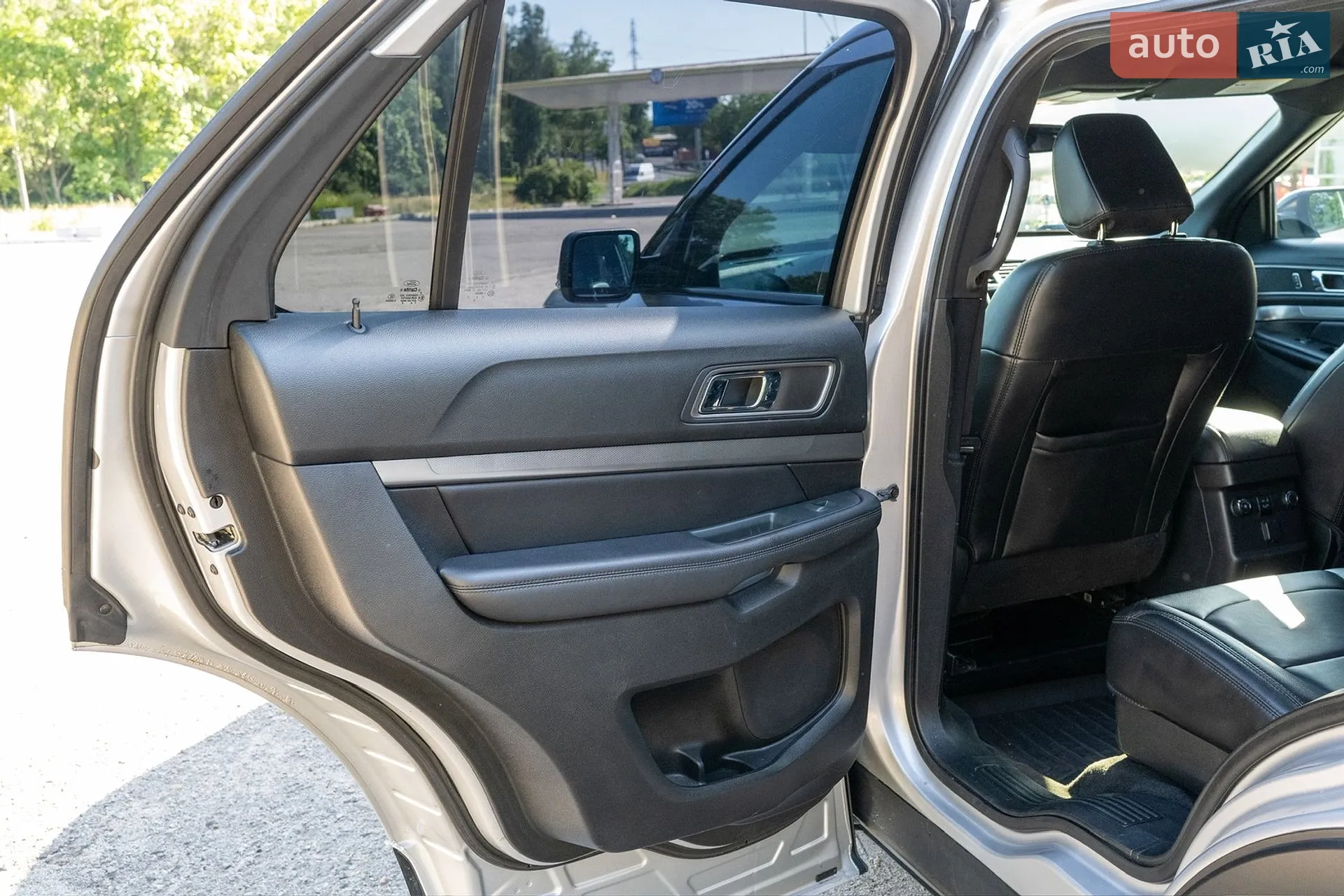 2017 Ford Explorer - мініатюра 16