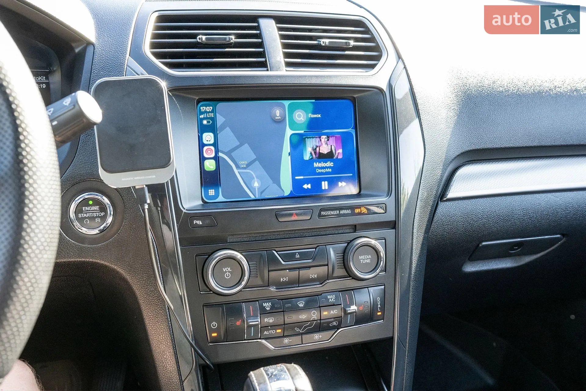 Ford Explorer 2017 VIN 1FM5K8D86JGA52977 фото оголошення 24 з 27