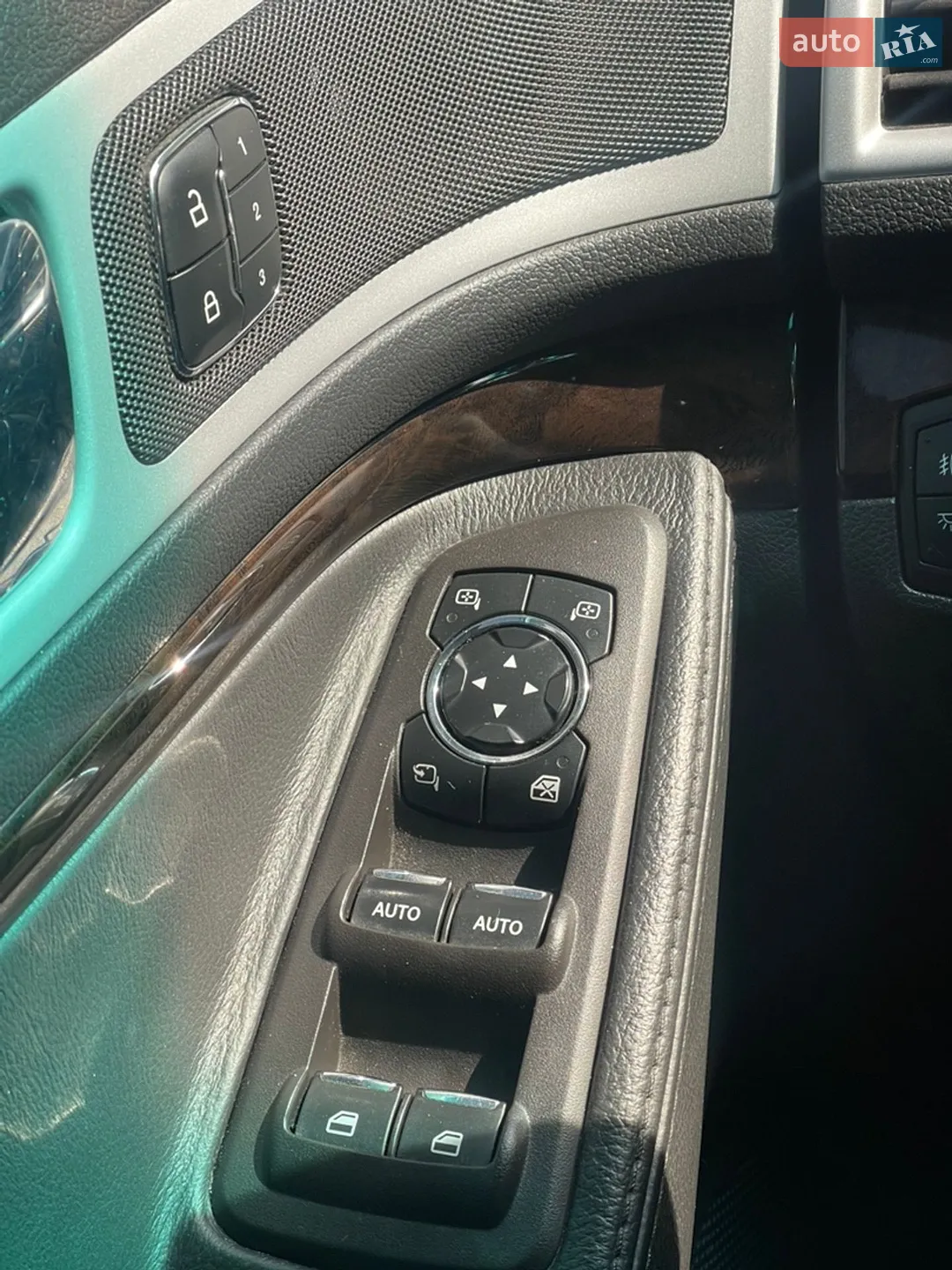 2014 Ford Explorer - мініатюра 32