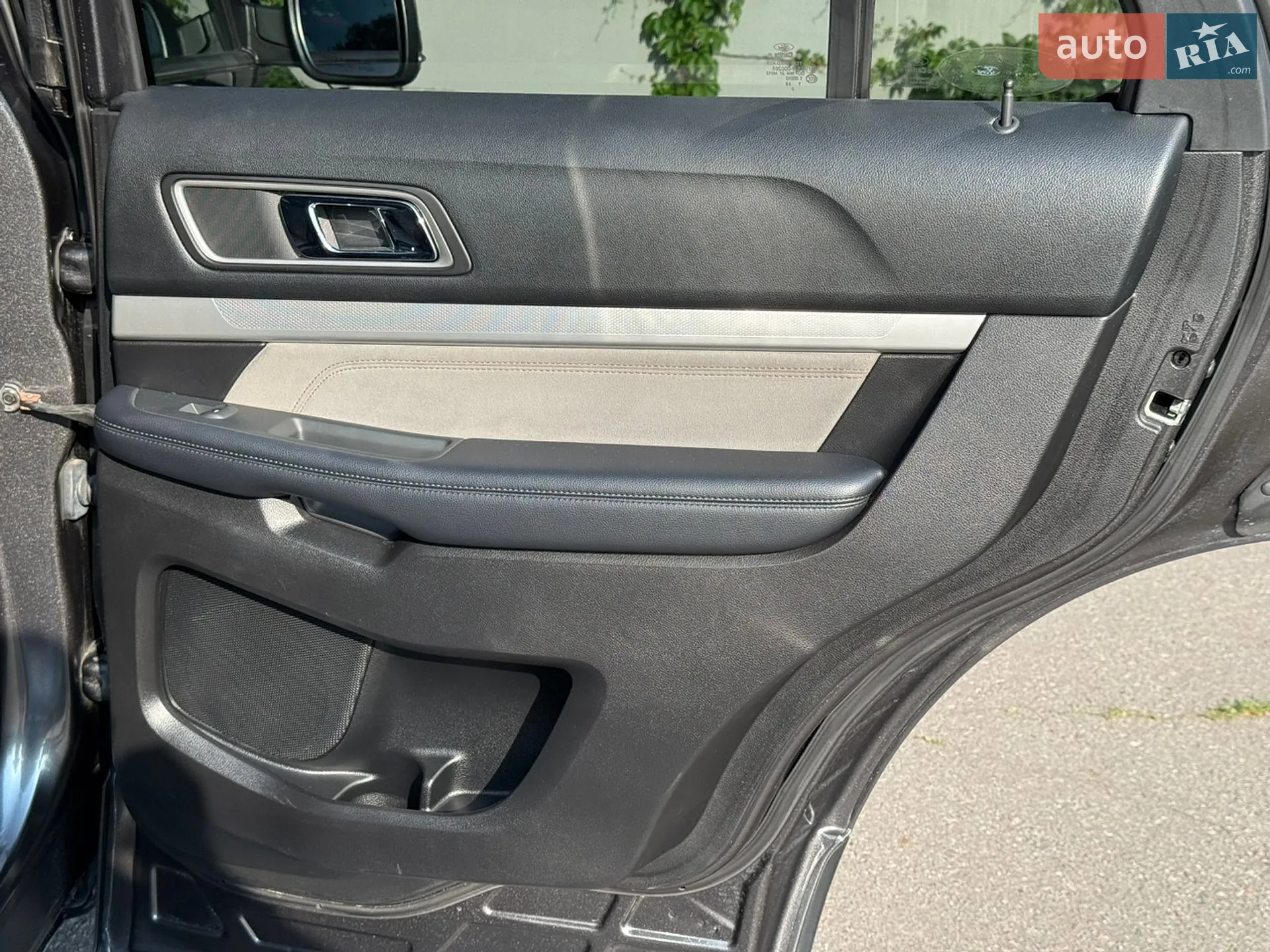 2017 Ford Explorer - мініатюра 17