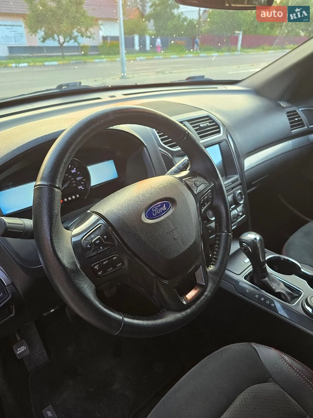 2018 Ford Explorer - мініатюра 24
