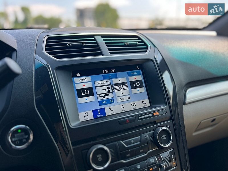 Позашляховик / Кросовер Ford Explorer 2018 в Івано-Франківську