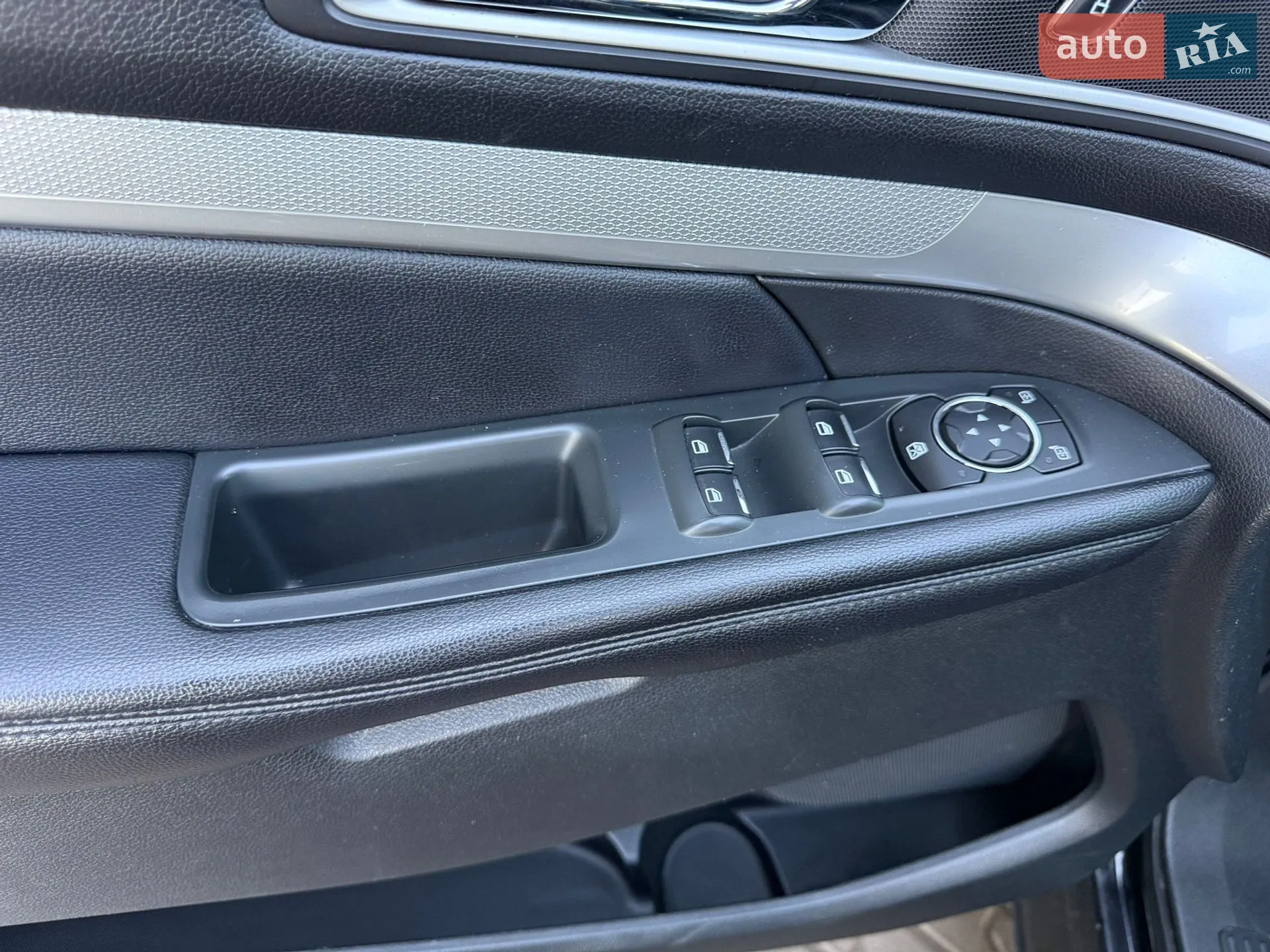 2016 Ford Explorer - мініатюра 84