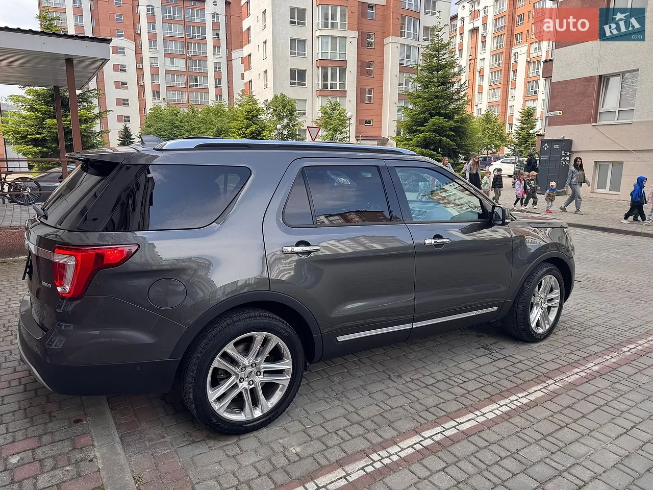 2016 Ford Explorer - мініатюра 23