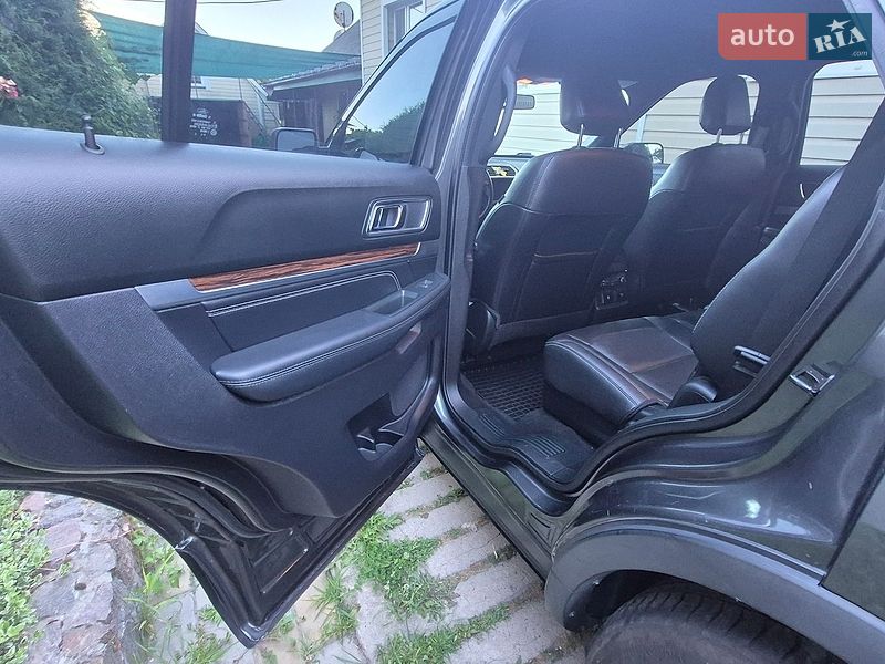 Позашляховик / Кросовер Ford Explorer 2018 в Чечельнику