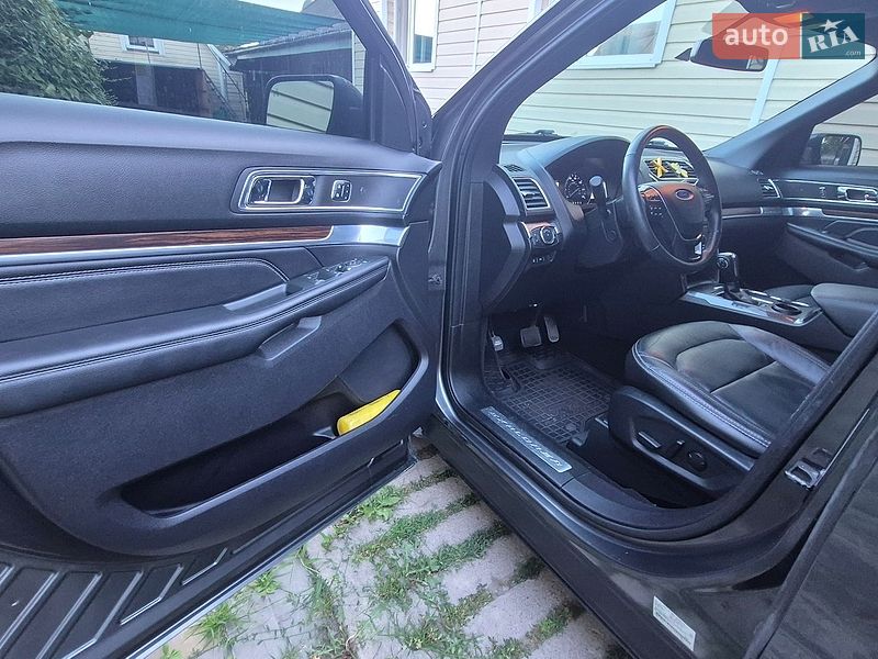 Позашляховик / Кросовер Ford Explorer 2018 в Чечельнику