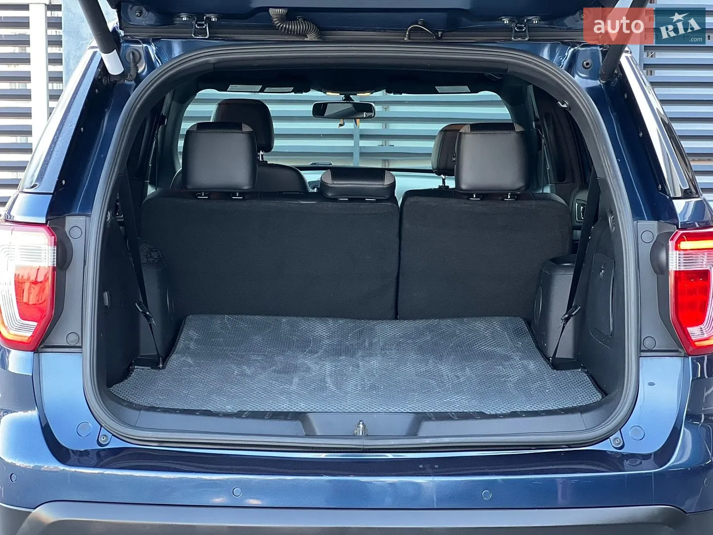 2018 Ford Explorer - мініатюра 17
