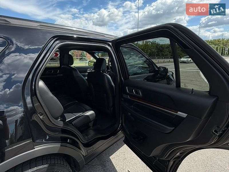 Позашляховик / Кросовер Ford Explorer 2017 в Чернігові