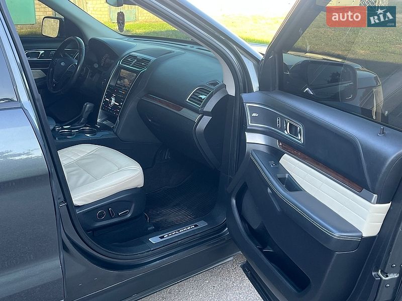 Внедорожник / Кроссовер Ford Explorer 2016 в Обуховке